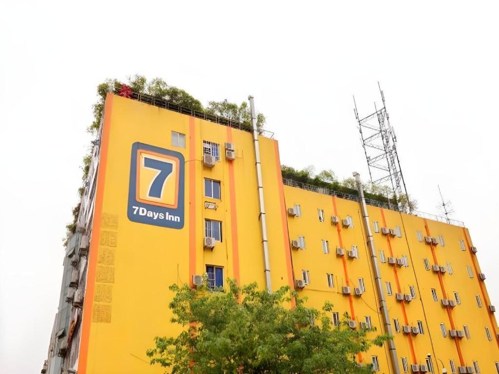7 Days Inn Chengdu Sichuan University South Railway Station Εξωτερικό φωτογραφία